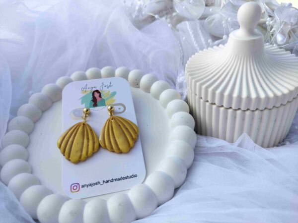 Golden Shell Earrings