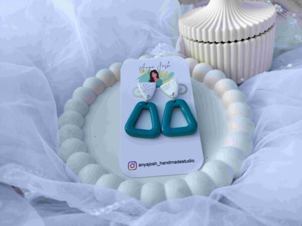 Aqua Prism White Stud